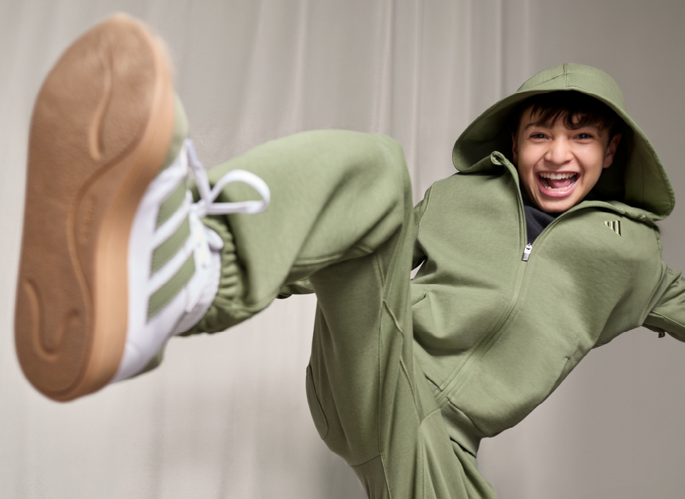 קולקציית אדידס מלאה בסטייל. לרכישה עכשיו באתר. 