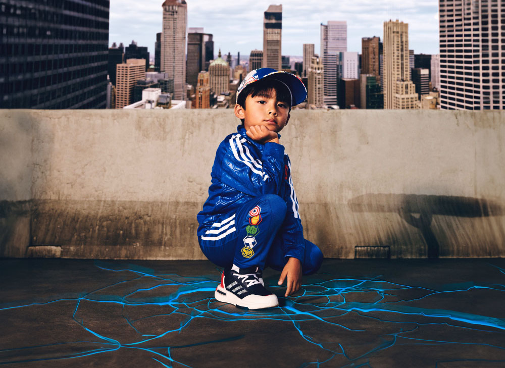 קולקציית אדידס מלאה בסטייל. רכשו עכשיו.